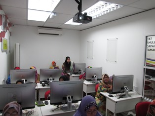 wanita-warga emas1 7